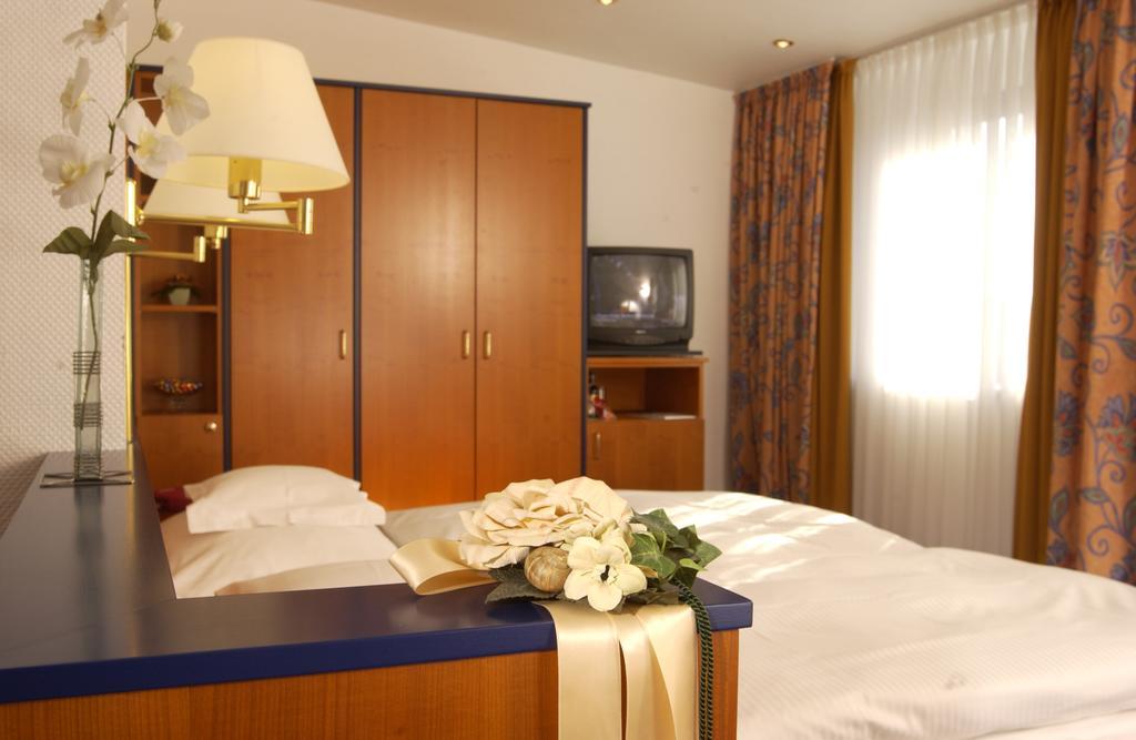 Hotel Spiegel Köln Eksteriør billede